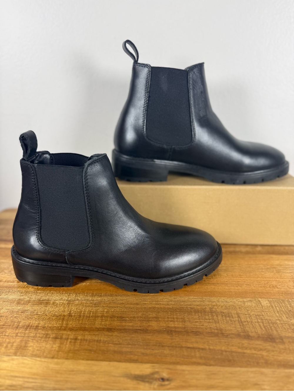 Steven Madden Lorali Black Leather Chelsea Ankle Boots Size 6.5 NWOT